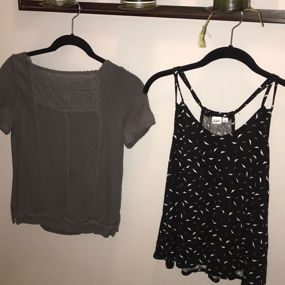 Gap size small shirts